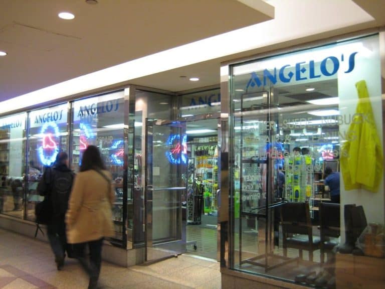 Angelo Shoe Shine Brookfield Place