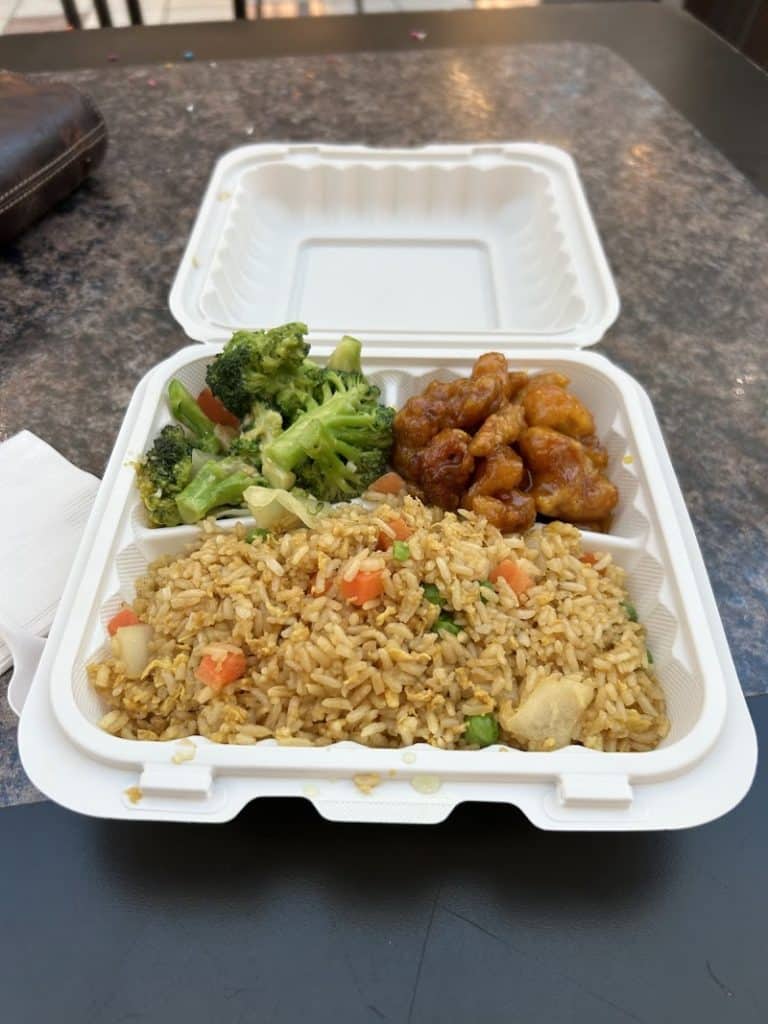 Famous Wok Eastview Mall